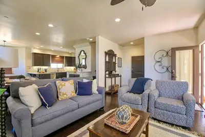Image de Endless Summer, Condo de luxe avec vue sur l'océan, centre de barbecue sur le toit, garage