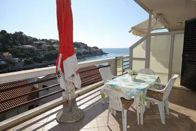 Image de Appartement de deux chambres prés de la plage Zavalatica, Korcula (A-9315-b)