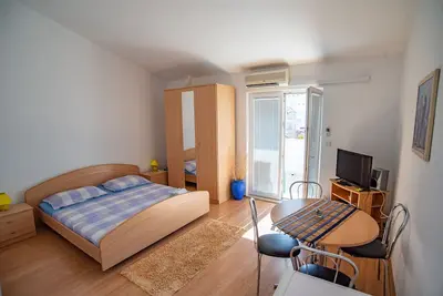 Image de Appartement d'une chambre prés de la plage Sumpetar, Omis (A-2808-b)
