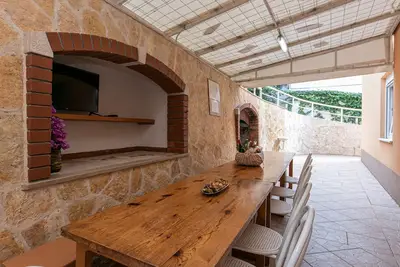 Image de Appartement de quatre chambres avec la terrasse Gradac, Makarska (A-5198-a)