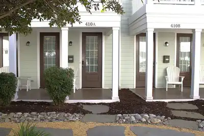 Image de Belle maison de ville spacieuse près du bord de l'océan (410a)