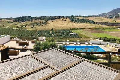 Image de Mistral Cottage dans Villa avec piscine