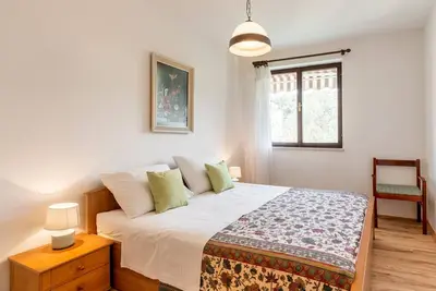 Image de Appartement de deux chambres avec la terrasse Mali Losinj, Losinj (A-12551-b)