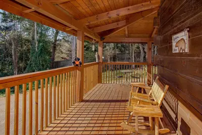 Image de Près de Dollywood, bain à remous, billets gratuits pour les attractions locales.