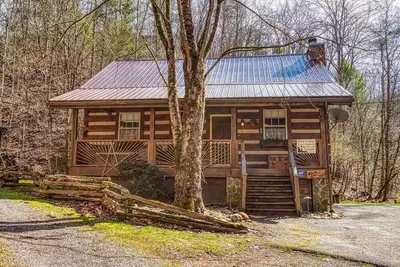 Image de Détendez-vous dans un bain à remous, des promotions, des billets Gratuits pour les attractions de la région.