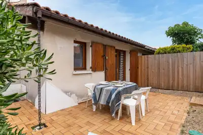 Image de Maison Mitoyenne à 200m de la Plage avec Parking