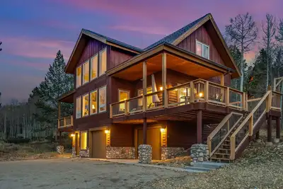 Image de Spacieux Mtn Home! Près du parc d'hiver, du Grand Lac et du ranch de Granby