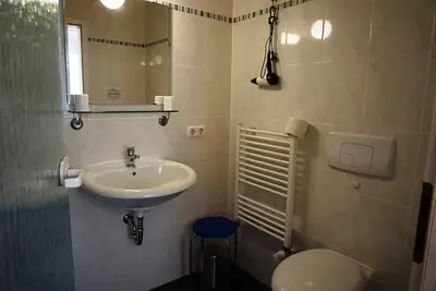 Image de Double 1 - Chambres privées à Ginkgo biloba