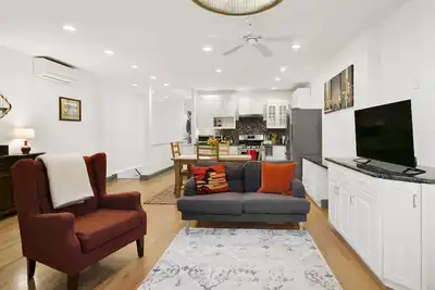 Image de 2 chambres au coeur de l'Upper West Side. Belle maison de ville.