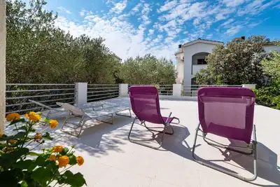 Image de Appartement d'une chambre avec la terrasse Mandre, Pag (A-13015-c)