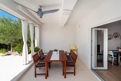 Image de Appartement de deux chambres avec la terrasse Mandre, Pag (A-13015-a)