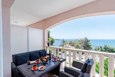 Image de Appartement de deux chambres prés de la plage Prizba, Korcula (A-10056-a)