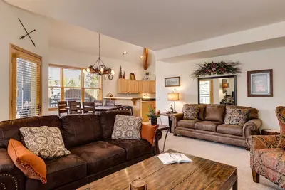 Image de Corral 3bd / 3ba, Centre-ville de Breckenridge, 3 lits King, télésiège, bain à remous