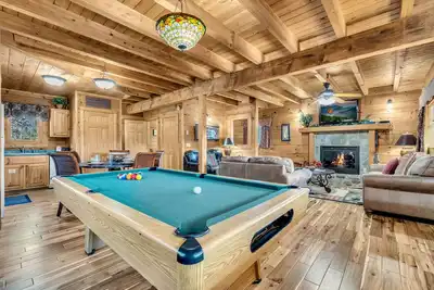 Image de Très bien situé, bain à remous, billets gratuits pour les attractions locales.