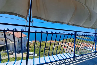 Image de Appartement de trois chambres avec le balcon et la vue sur le mer Bilo, Primosten (A-4662-a)