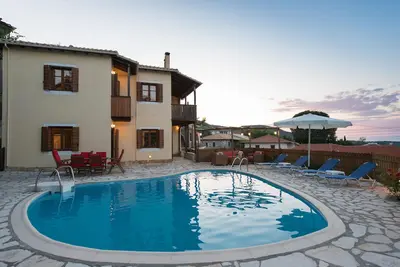 Image de Katouna Holidays - Maisons confortables avec piscine partagée