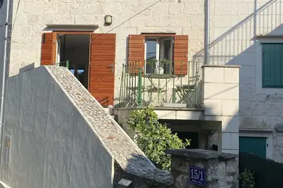 Image de Maison contemporaine en pierre dalmate près de la plage dans le village de Sutivan sur Brac