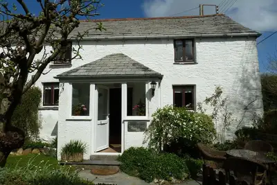 Image de Romantique chalet confortable, les animaux de compagnie avec un joli jardin près de Padstow et des plages