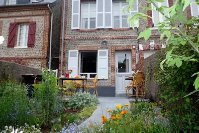Image de Charmante maison Yport 300 mètres bord mer terrasse ensoleillée petit jardin