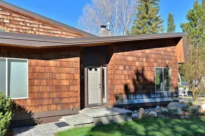 Image de Très bien situé à distance de marche de la plage privée, lac, aire de jeux -222a ~