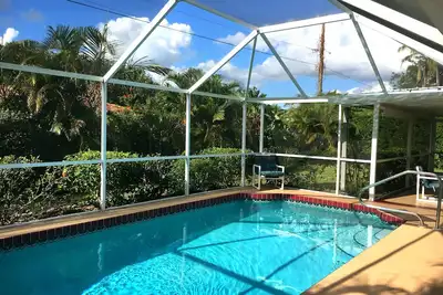 Image de Magnifique maison avec piscine chauffée près des plages et Shamrock Park wifi gratuit