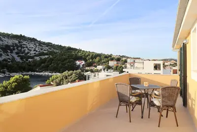 Image de Appartement de deux chambres prés de la plage Razanj, Rogoznica (A-14357-b)