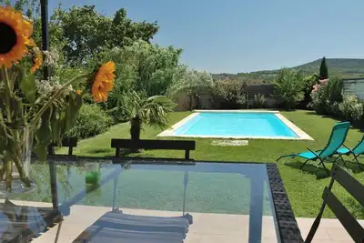 Image de Charmante maison avec piscine privée, non partagée proche de Vaison la Romaine