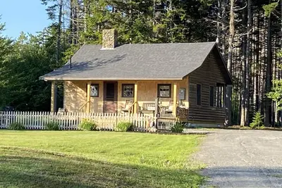 Image de A Historic Storybook Maine Cottage