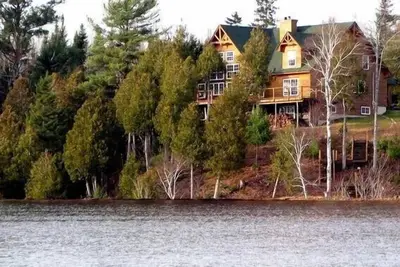 Image de Cedar Brook Landing River Lodge - Browns cour