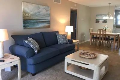 Image de Siesta Key- La Siesta Condos- Troisième étage 2b / 2b unité; Cuisine ouverte; douche maître récemment rénové