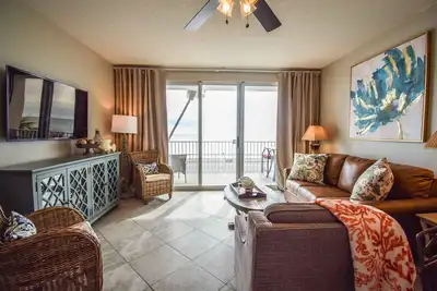 Image de Vues incroyables sur l'océan! ! 2br récemment rénové-6 couchages dans Majestic Sun