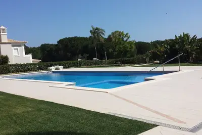 Image de Luxury Raised Ground Flr. Appartement, à 1 km des superbes plages de Vale do Lobo Wi-Fi