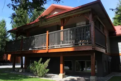 Image de Windermere Copperpoint Golf / Ski / Snowmobile Family Chateau, Invermere.