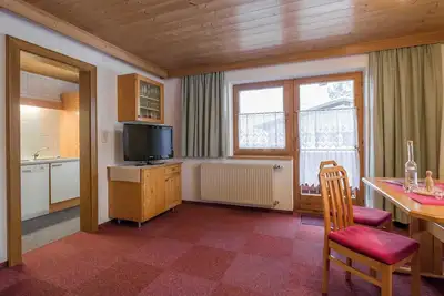 Image de Apt. No. 3-110m / 3 chambres à coucher. m. Du / Wc / cuisine / lave-vaisselle. - Apart Erna