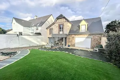 Image de Maison à 100m de la plage, jardin privé, wifi gratuit, proche commerces et activités balnéaires