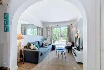 Image de Jolie maison à 400m de la plage, proche centre-ville, avec terrasse et wifi gratuit