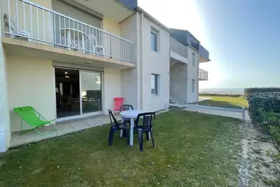 Image de Appartement à 50m plage avec terrasse et jardin