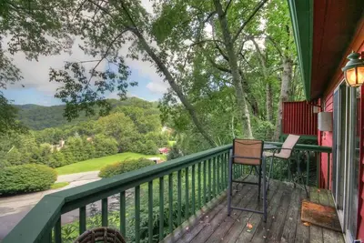 Image de 1br, 1ba Cottage à Yonahlossee, des équipements du club, à proximité de Ski Appalachian, Tweetsie Railroad