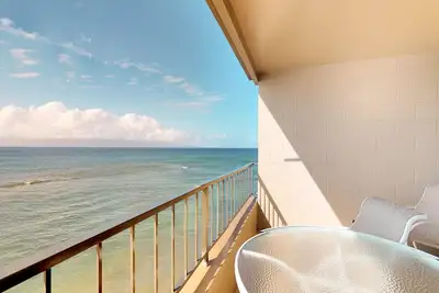Image de Paire de suites Maui Kai avec piscine et accès au bain à remous! Près des plages, du golf, des restaurants!