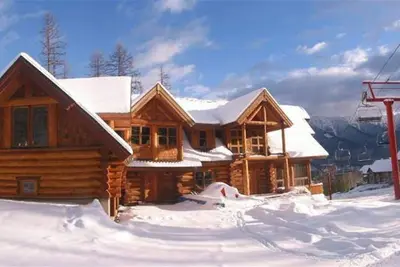 Image de Ski-In / Ski Out à l'Timbers Lodge - Fernie