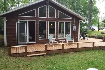 Image de Marble Lake Cottage près de Cloyne, Ontario
