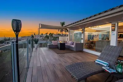 Image de ♥ Retraite de luxe sur une colline dans la ville - Aucune dépense épargnée; Vues inoubliables! ♥