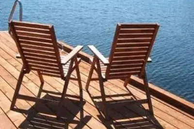 Image de Cottage original Shawnigan Lake avec vue sur le magnifique lac!