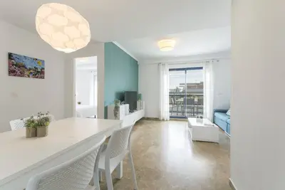 Image de Incroyable appartement de style moderne, wifi, piscines, aire de jeux, barbecue