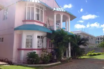 Image de Fayruz Villa est un 3 chambres de luxe, 3 salles de bains villa à 150 mètres de la plage