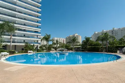 Image de Appartement avec piscines / wifi / barbecue. Décoration moderne Idéal pour les familles.