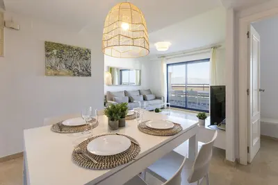 Image de Bel appartement dans un complexe fermé et familier près de la plage. Piscine / Wifi / Gym / Barbecue