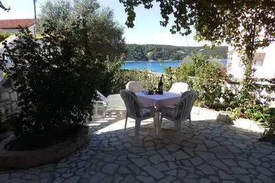 Image de Appartement d'une chambre avec la terrasse et la vue sur le mer Kampor, Rab (A-12273-c)