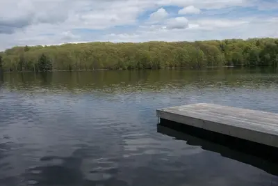 Image de Chalet confortable privé sur le lac Bobs avec mise à l'eau