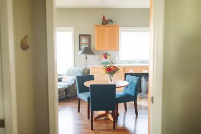 Image de Guest Haven. . . cachette paisible et confortable à Se Bend. Animaux acceptés aussi!